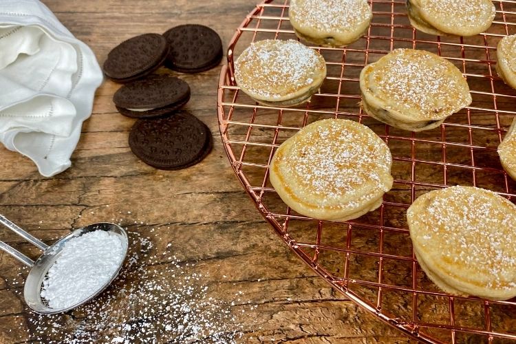 Fried Oreo Thins With Powdered Sugar