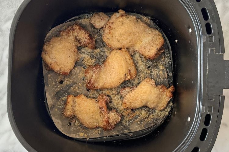Air fried boneless skinless chicken thighs