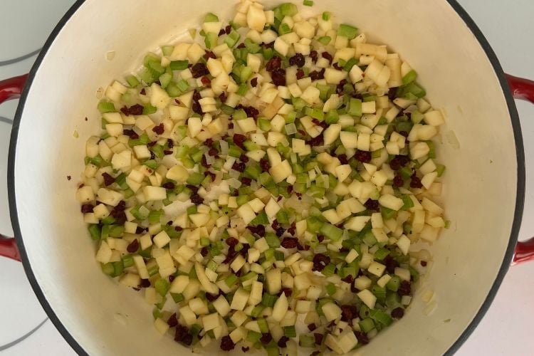 Apple and cranberries in Dutch oven