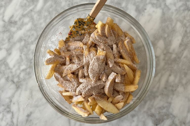 Apple slices with dry ingredients