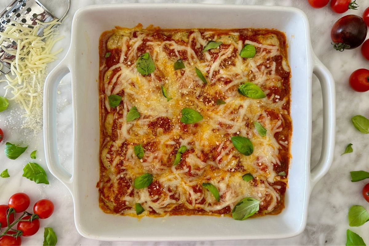 Baked chicken parmesan meatballs