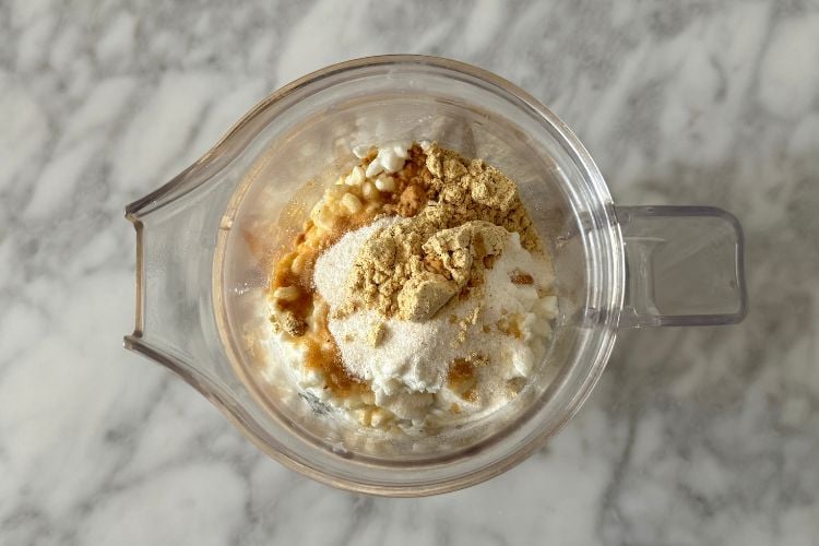 Banana pudding ingredients in blender