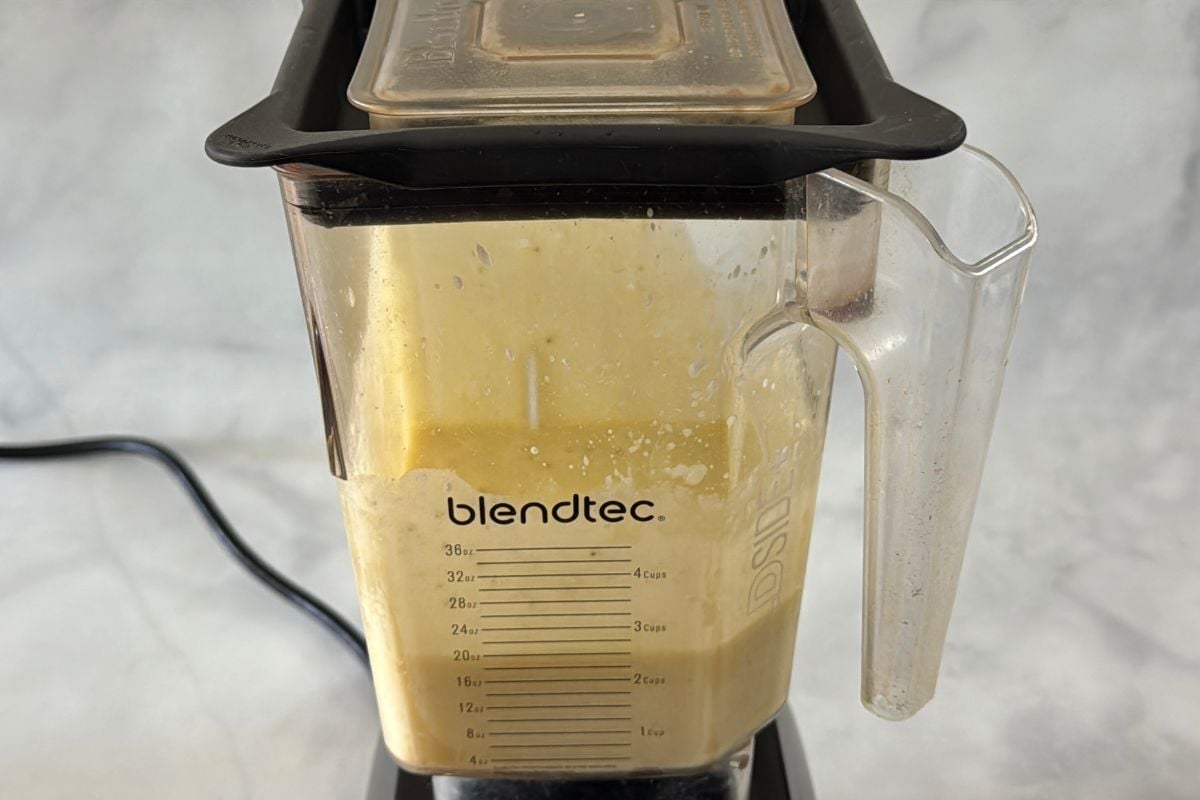 Blended wet ingredients for muffins