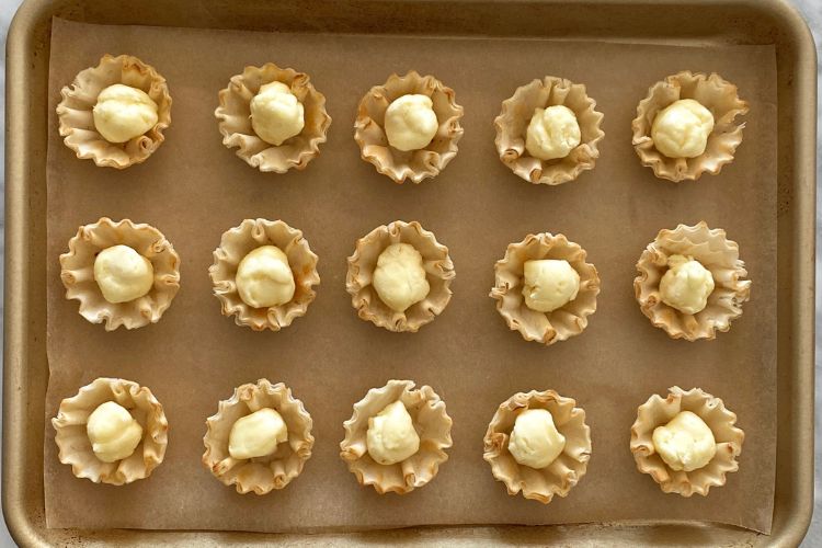 Brie in phyllo shells