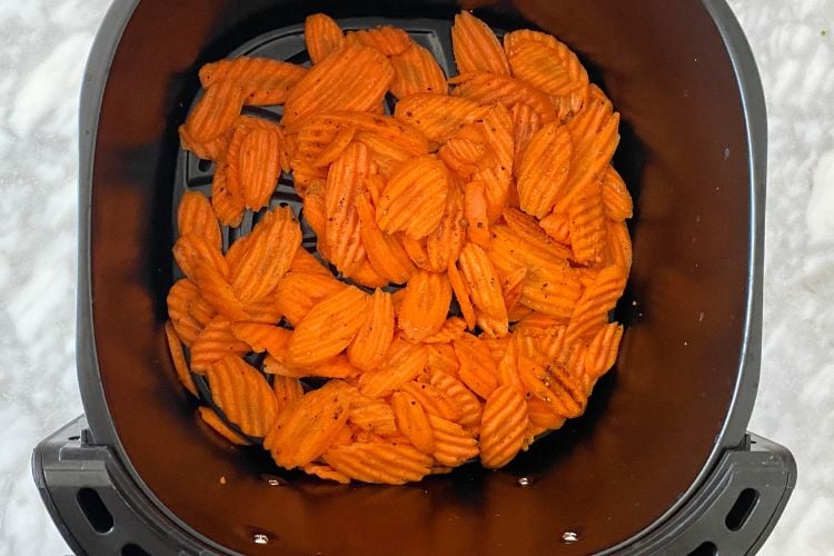 Carrot chips in the air fryer