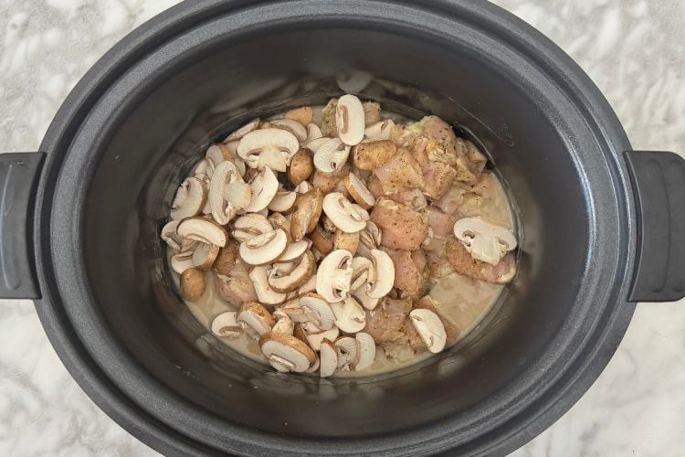 Chicken and mushrooms in slow cooker