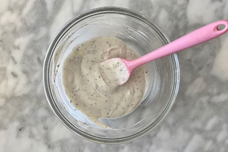 Combined sauce for the salad