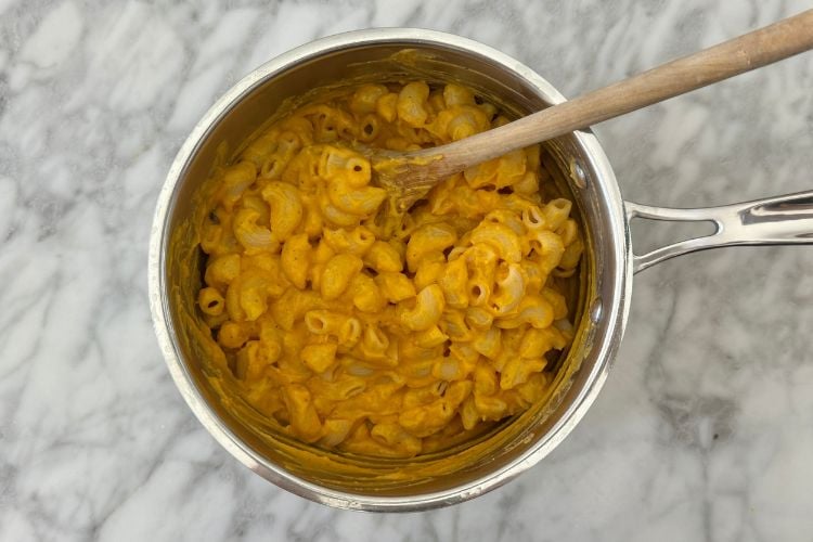 Combined sauce with macaroni