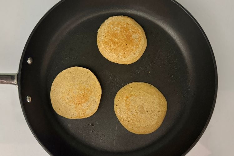 Cooked cottage cheese pancakes