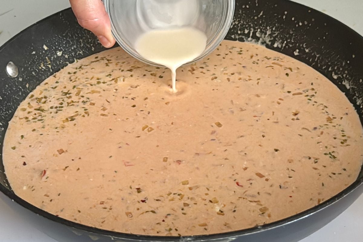 Cornstarch slurry in Marry Me Chicken sauce