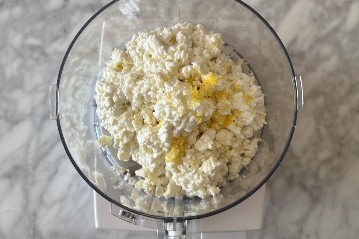 Cottage cheese and feta cheese in food processor