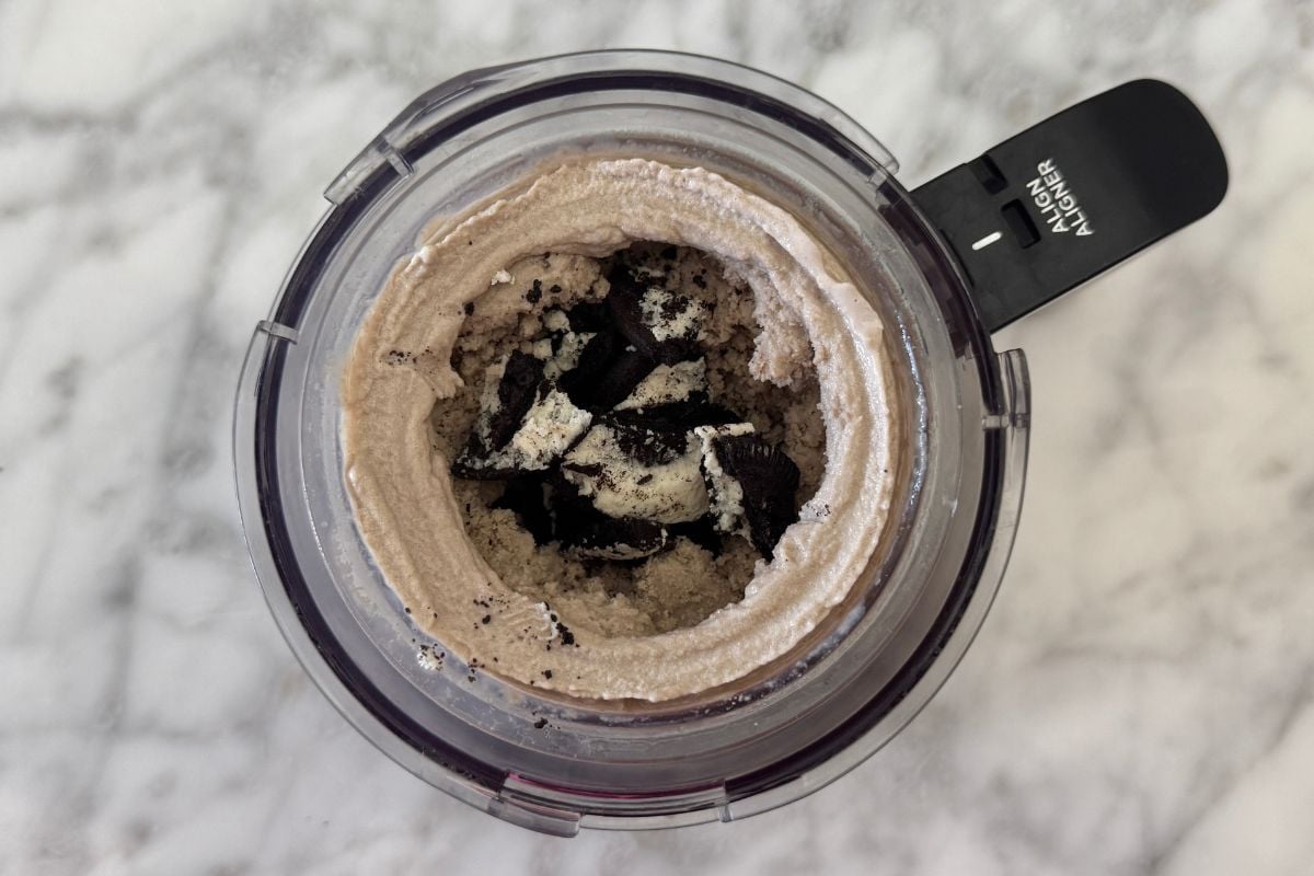 Creamy cookies and cream ice cream