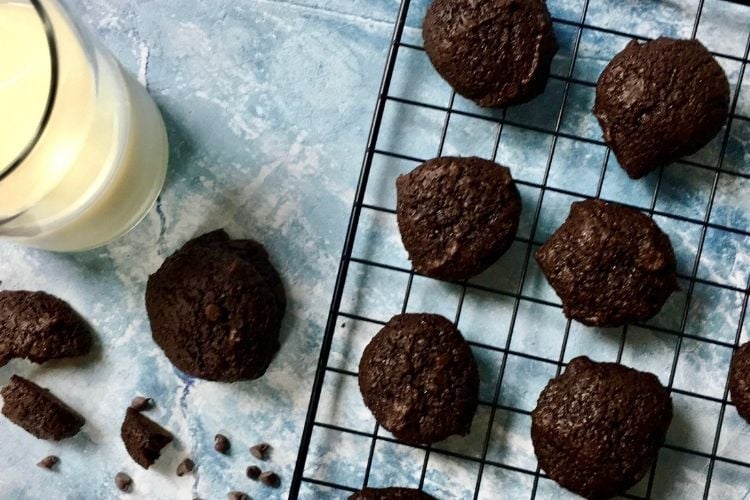 Double chocolate chip cookies with milk