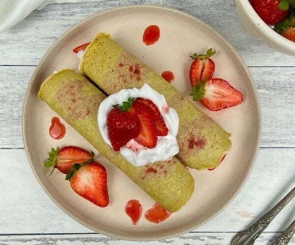 Easy Strawberry Crepes Recipe