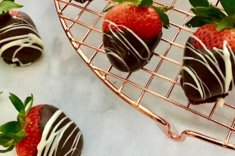 Finished chocolate covered strawberries