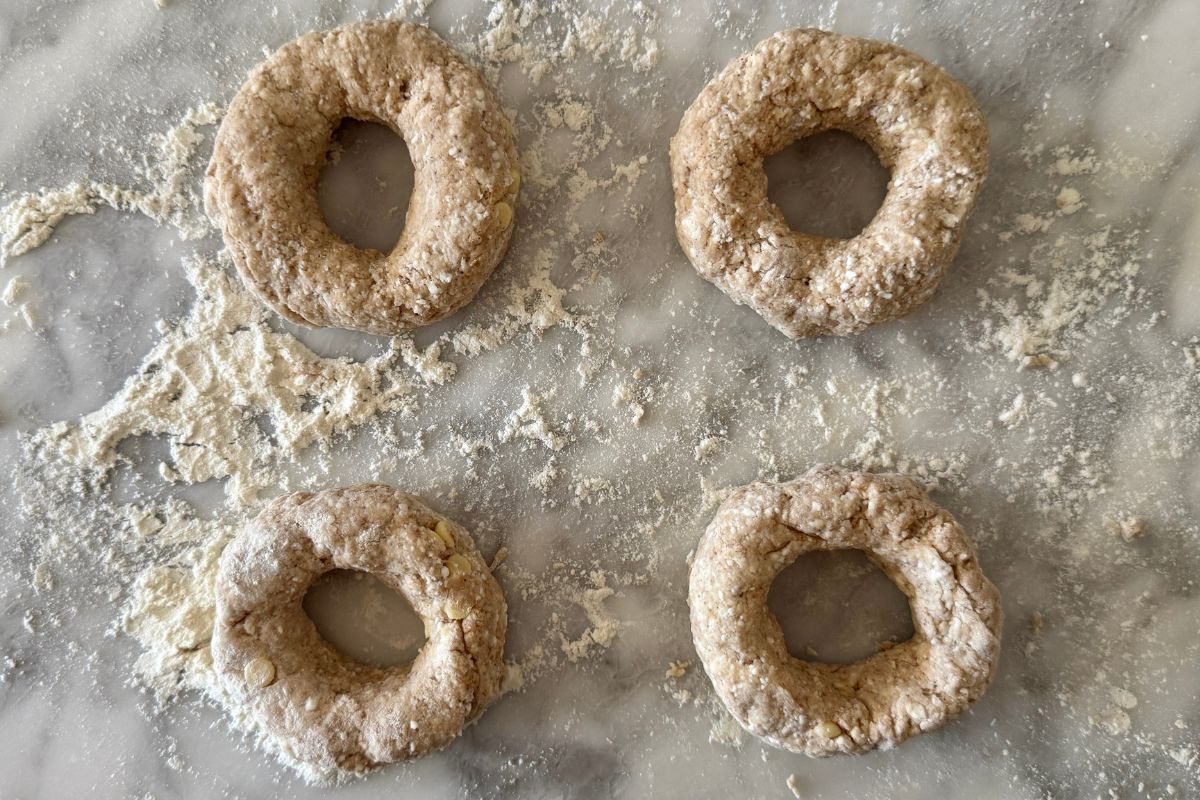 Formed cinnamon crunch protein bagels
