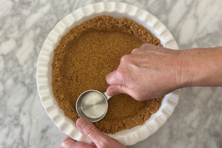 Formed graham cracker crust