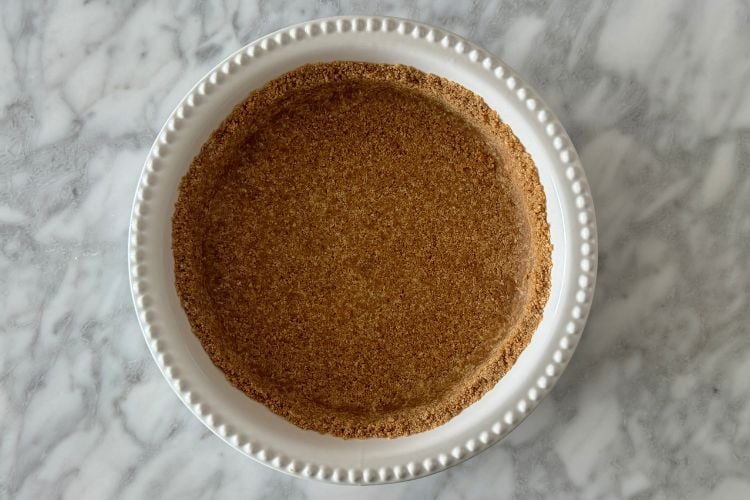 Formed graham cracker crust