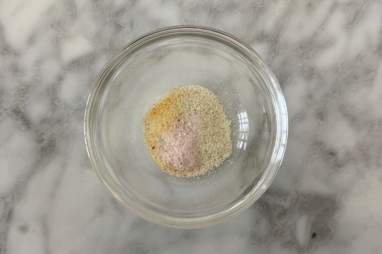 Garlic onion powder and salt in bowl
