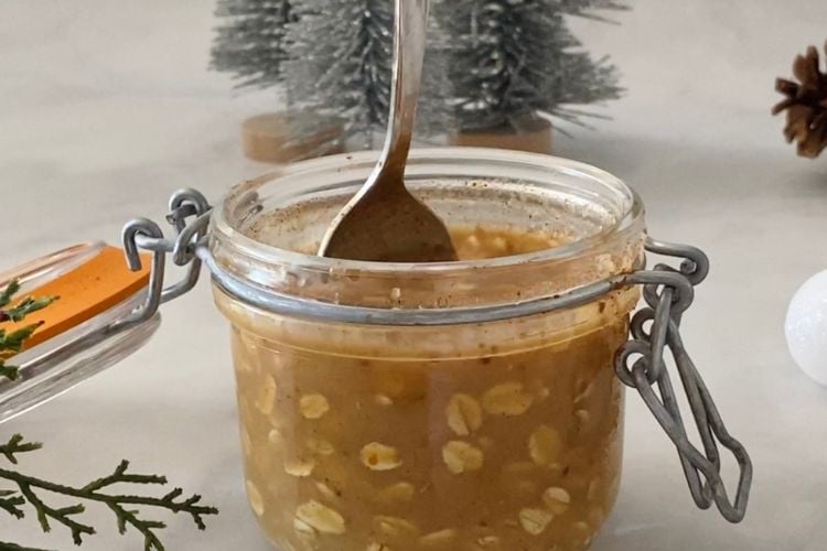 Gingerbread Overnight Oats Recipe