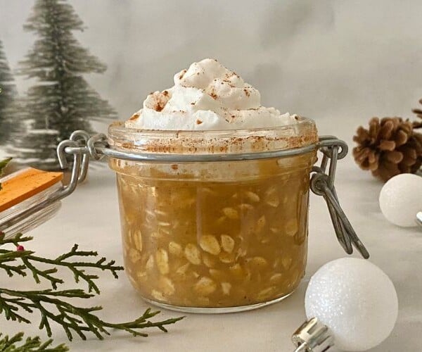 Healthy Gingerbread Overnight Oats Recipe