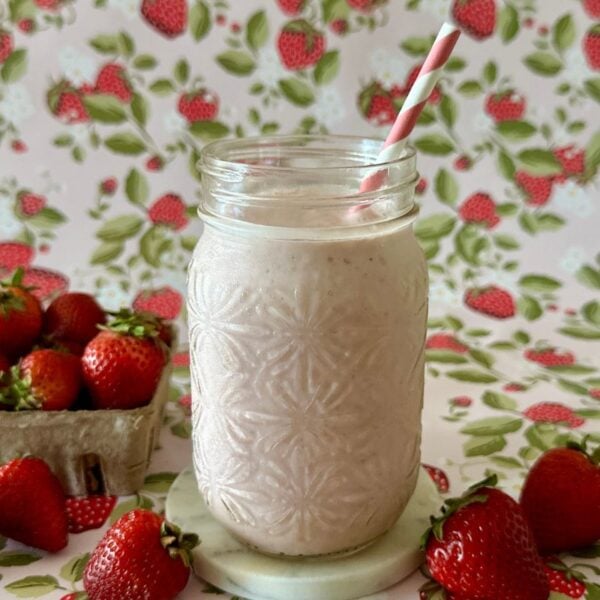 High-Protein Strawberry Cottage Cheese Smoothie
