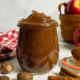 Homemade slow cooker apple butter
