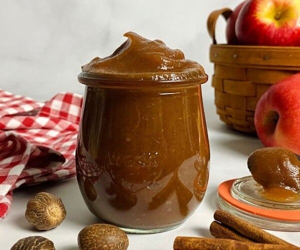 Homemade slow cooker apple butter