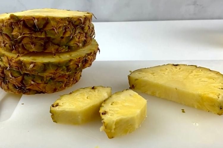 How To Cut A Pineapple