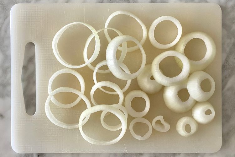 How To Cut An Onion Into Rings