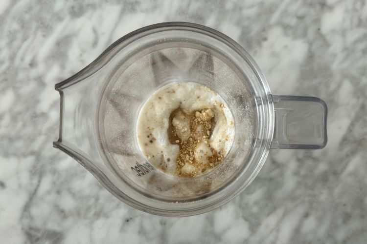 Ingredients for baked oats in blender