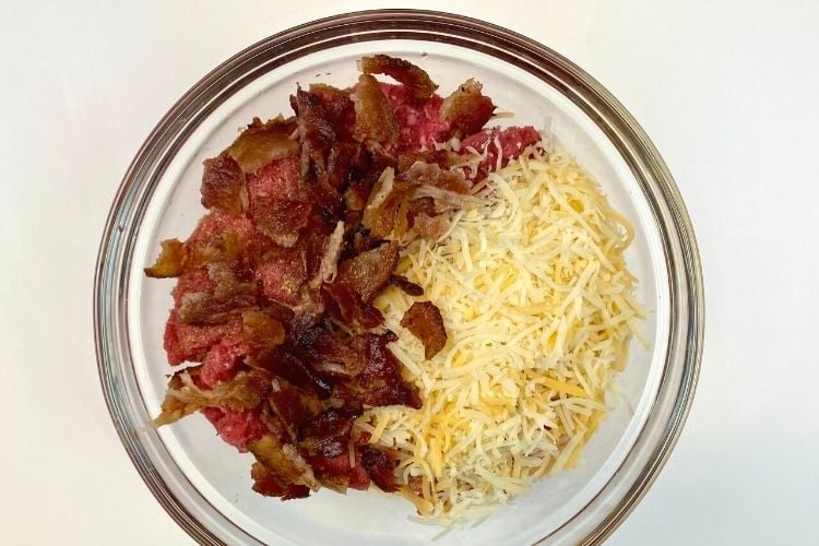 Ingredients for the healthy bacon cheeseburgers