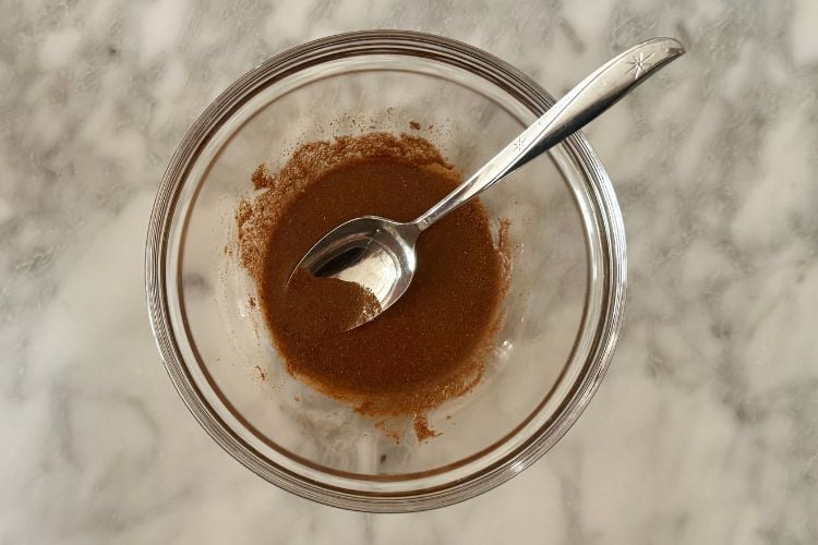 Maple syrup cinnamon mixture