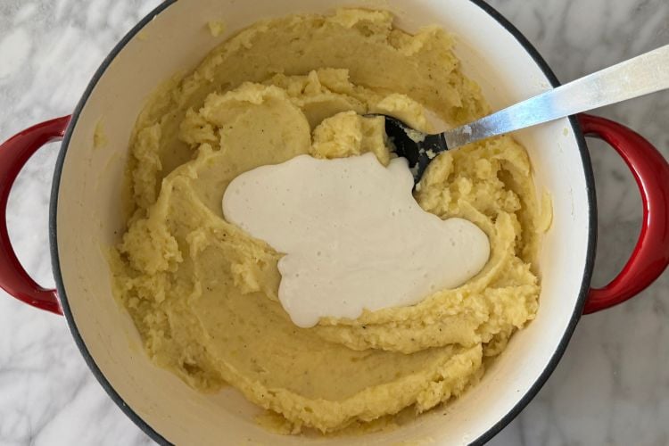 Mashed potatoes with cottage cheese