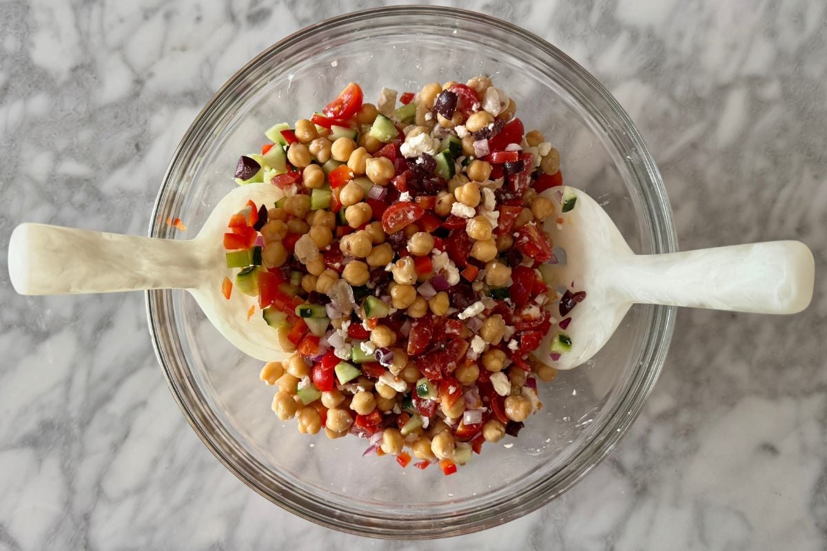 Mixed Mediterranean chickpea salad in bowl