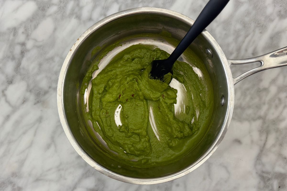 Mixed pistachio pesto with tomatoes