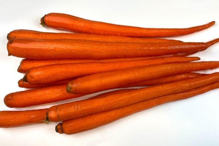 Peeled carrots