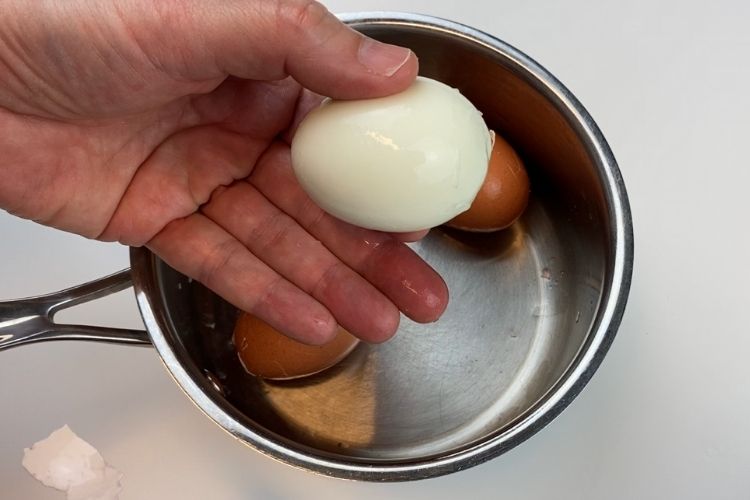 Peeled eggs