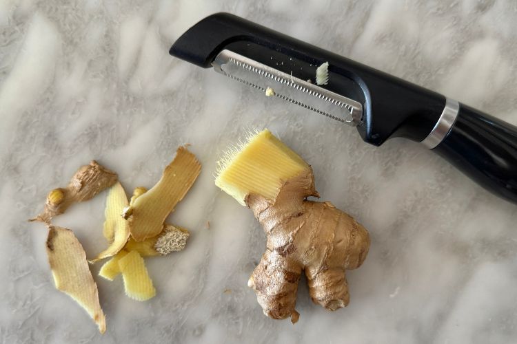 Peeled fresh ginger