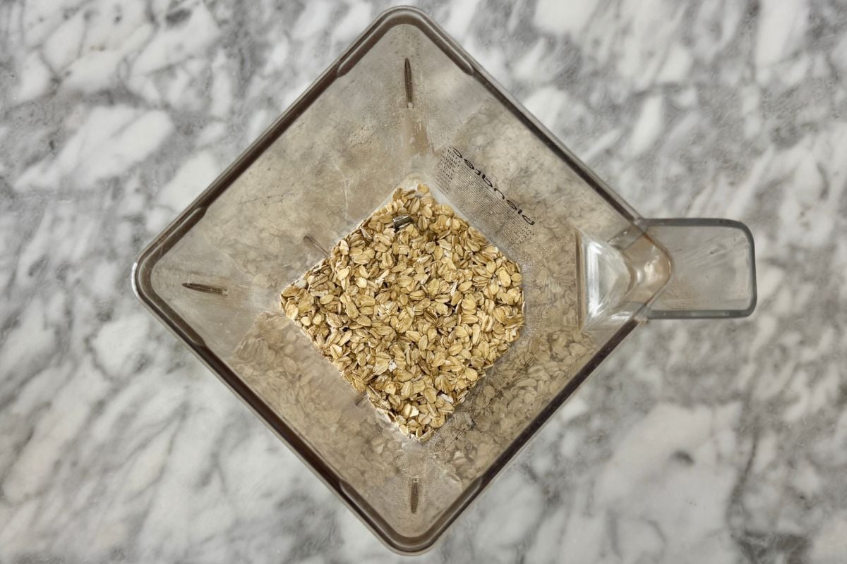 Rolled oats in blender for peach pancakes