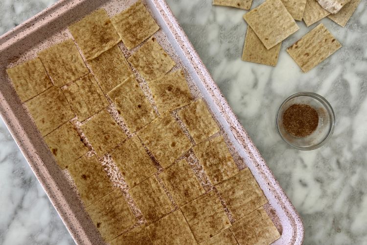 Seasoned churro chips