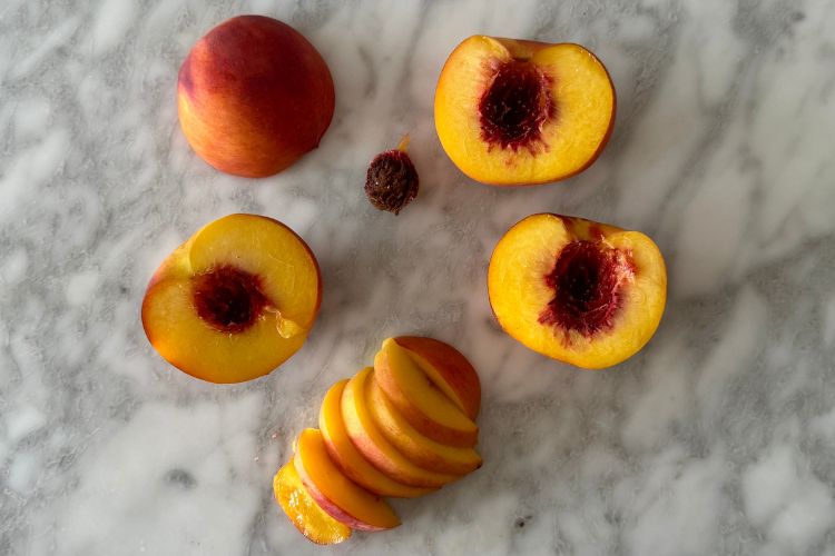 Sliced peaches