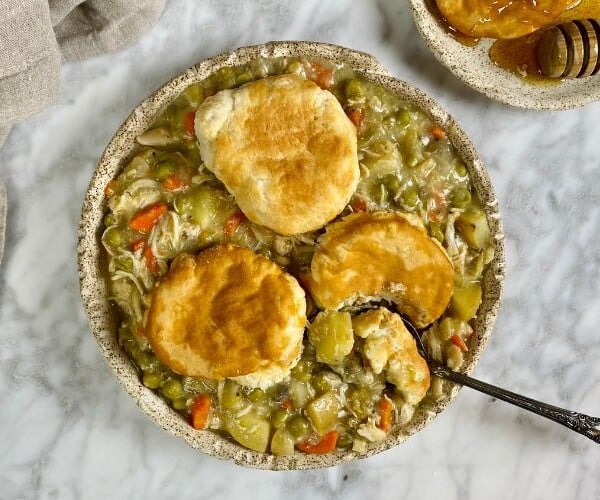 Slow Cooker Chicken Pot Pie Soup