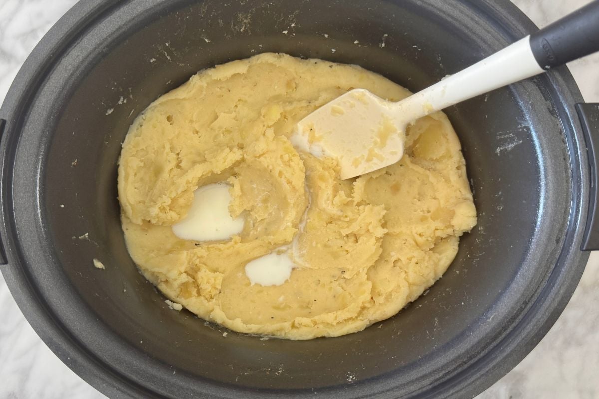 Slow cooker mashed potatoes with milk