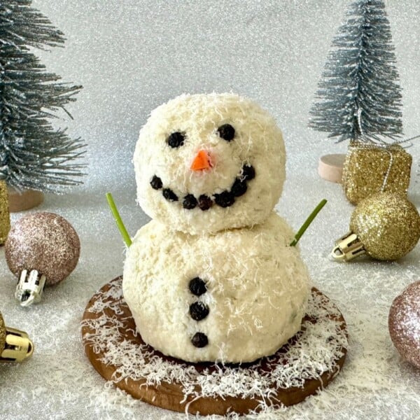 Snowman Cheese Ball