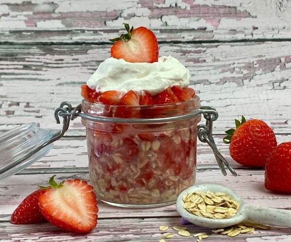 Strawberry Shortcake Overnight Oats