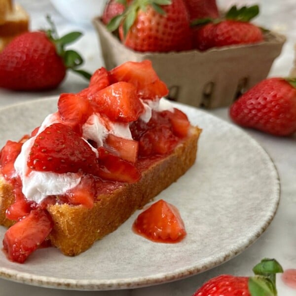 Strawberry Shortcake With Angel Food Cake