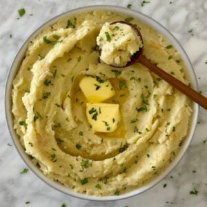 The best easy and healthy Slow Cooker Mashed Potatoes in a bowl