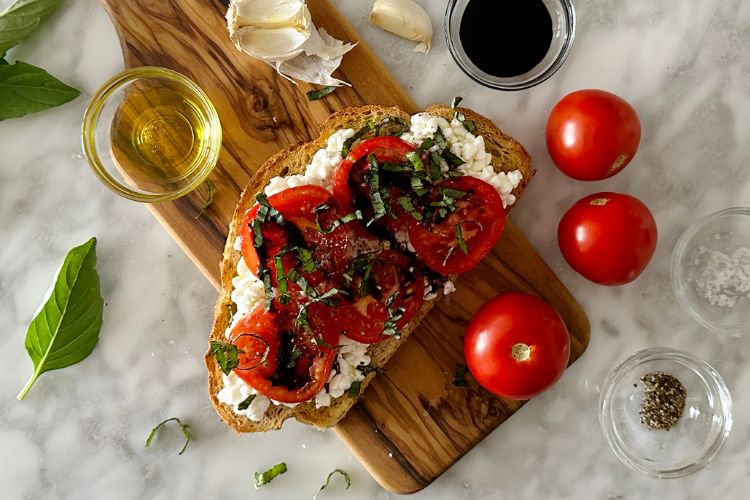 Toast With Tomatoes