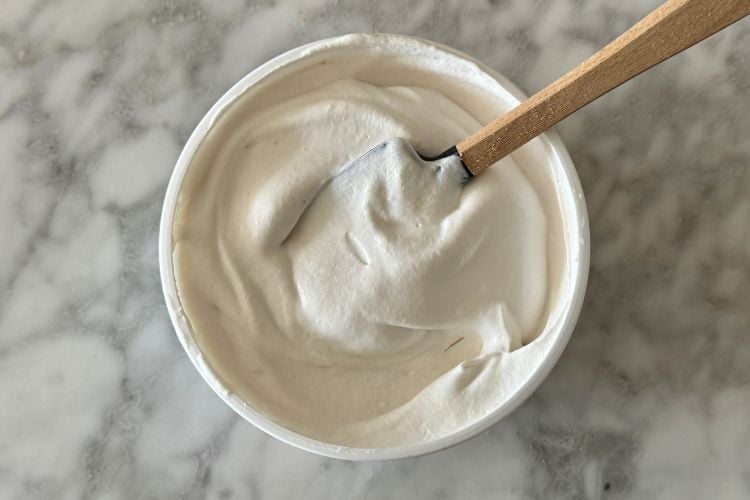 Whipped cream with vanilla extract